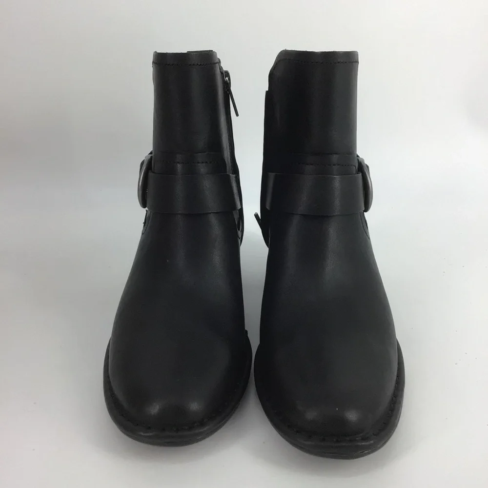 Ugg Atwood Black Leather Ankle Bootie NWT